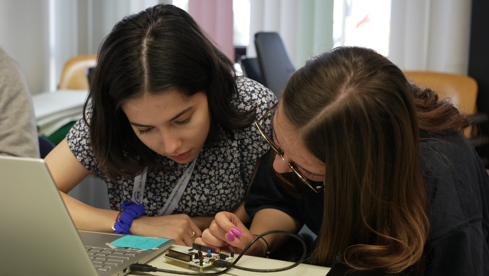 Studentesse durante la scuola INSPYRE
